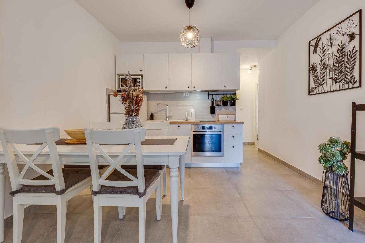 Apartments Juraj Petrčane Kültér fotó
