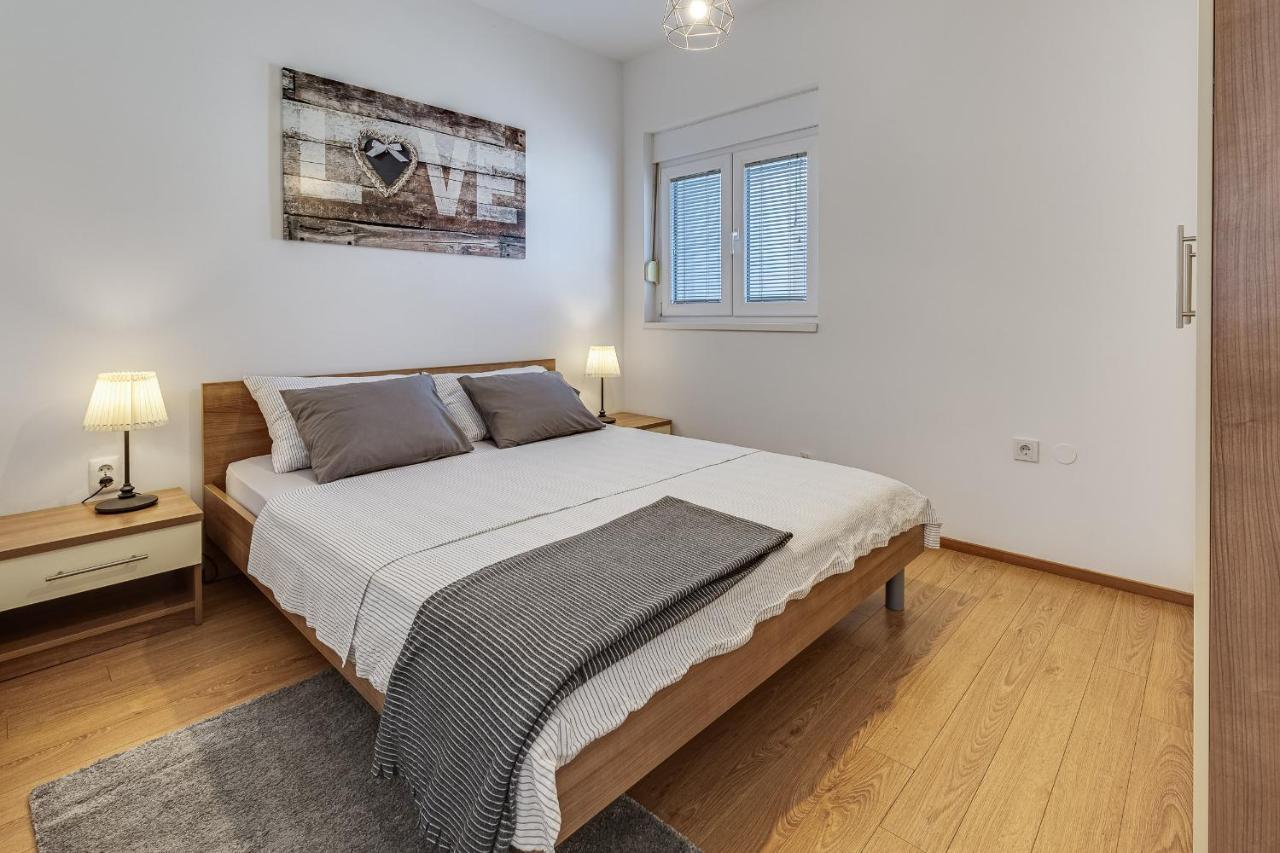 Apartments Juraj Petrčane Kültér fotó